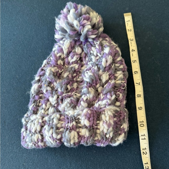 Headed to the snow? Need to stay cozy and get it quick? I ship ASAP! Zoom in👀 - Picture 3 of 15